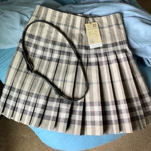 NWT Burberry Silvery Metallic Plaid Pleated Skirt with Belt US SZ 2